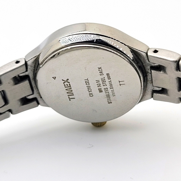 Lot of 8 Silver Gold Tone Vintage Earrings Set + 1 Timex Watch - Picture 8 of 11